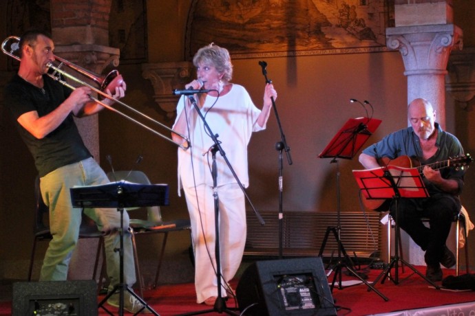 FolkClub, Torino: sab 18 marzo Betti Zambruno